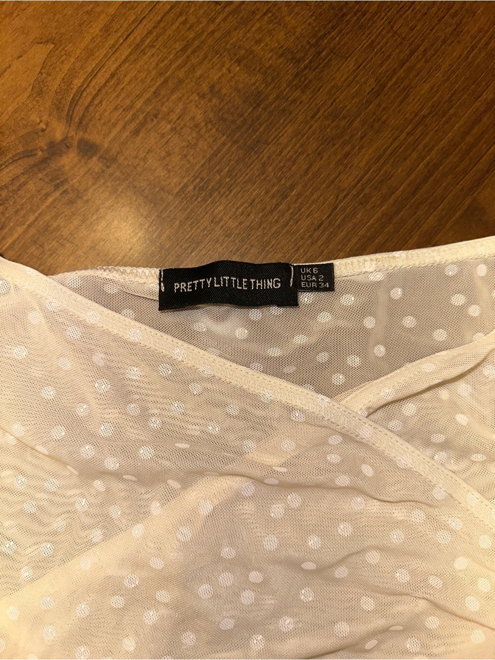 PrettyLittleThing Cream Polka Dot Sheer Ruched Long Sleeve Crop Top - Picture 3 of 6